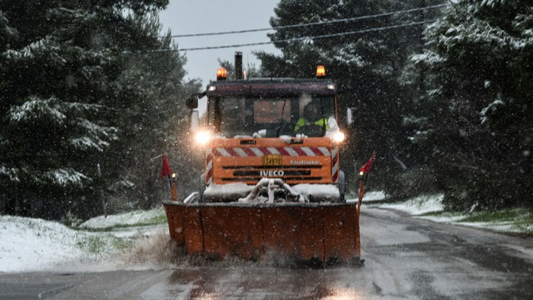 Με αλυσίδες η κίνηση των οχημάτων σε Παπάγου και παλαιά εθνική οδό Αθήνας-Θήβας