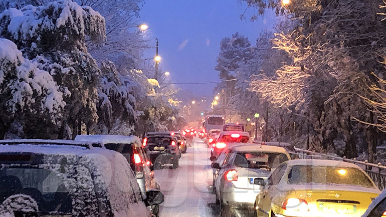 Ουρά χιλιομέτρων στη λεωφόρο Βουλιαγμένης