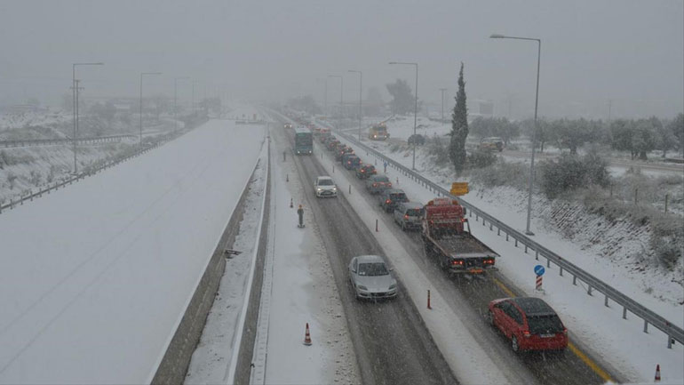 Αποκαταστάθηκε η κυκλοφορία στη νέα εθνική οδό Αθηνών-Κορίνθου – Προβλήματα στη Λ. Αθηνών Αποκαταστάθηκε η κυκλοφορία στη νέα εθνική οδό Αθηνών-Κορίνθου – Προβλήματα στη Λ. Αθηνών