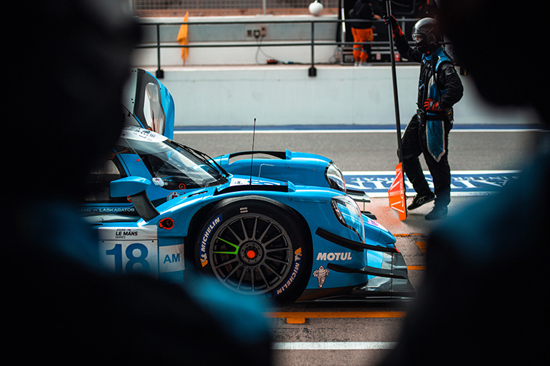 Θέλει εμπειρία και ταλέντο για να μπορείς να οδηγείς σε τόσο υψηλό επίπεδο ένα τέτοιο όχημα