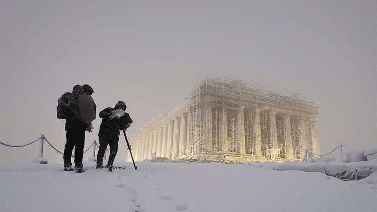 Χιονισμένη Ακρόπολη – «Ένα φως που δεν σβήνει ποτέ»