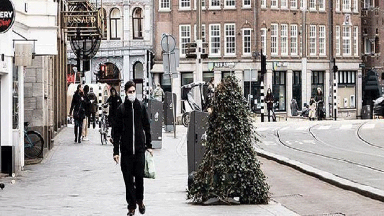 Δικαστήριο διατάζει την ολλανδική κυβέρνηση να άρει τη νυχτερινή απαγόρευση κυκλοφορίας