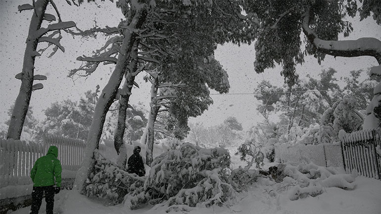 «Μήδεια»: Χωρίς ρεύμα 250.000 νοικοκυριά στην Αττική