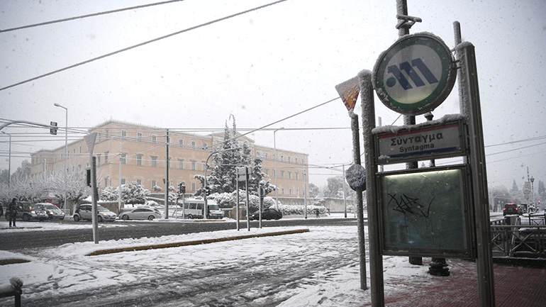 Σε λευκή πολιορκία η Αττική