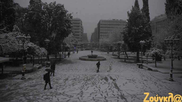 Έντονα προβλήματα στην Αττική – Αλυσίδες στην Αθηνών-Κορίνθου, κλειστές η Λ. Αθηνών και η Αθηνών-Λαμίας