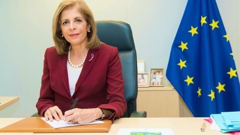 «Eάν κράτη-μέλη έχουν υπογράψει συμφωνίες για το ρωσικό ή κινεζικό εμβόλιο είναι στη δική τους ευθύνη»