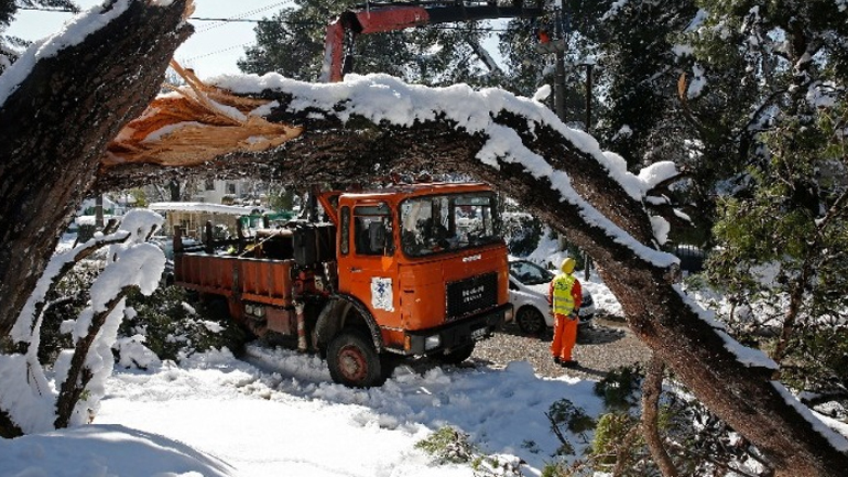 ΔΕΔΔΗΕ: Επανηλεκτροδοτήθηκαν 60.000 νοικοκυριά και επιχειρήσεις