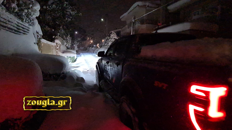 Τι είδαμε τη νύχτα στα αποκλεισμένα βόρεια προάστια της Αθήνας