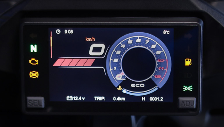 TFT οθόνη με πολλές πληροφορίες και σύνδεση με το smartphone σας