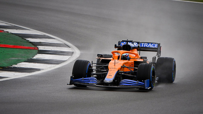 Δείτε τον Ricciardo να οδηγεί τη νέα McLaren