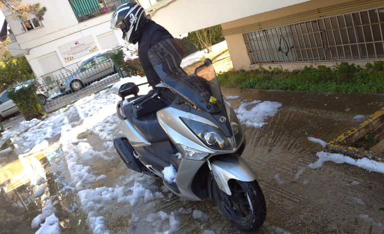 Φυσικά, ο χιονιάς δεν μας σταμάτησε, παρότι γλίστραγε πολύ...