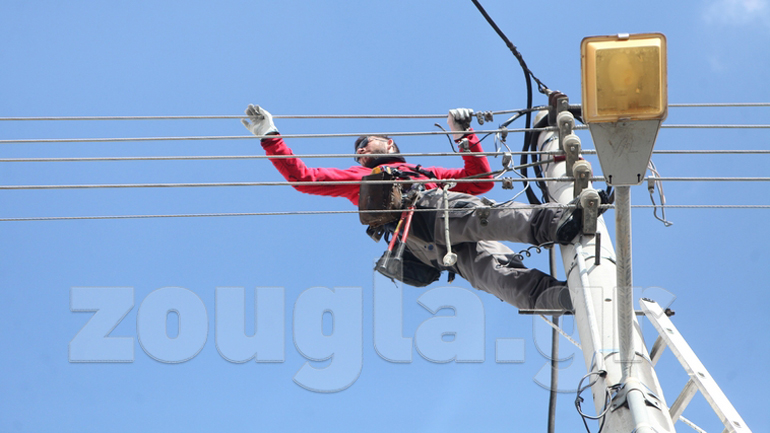 Σε εξέλιξη οι εργασίες αποκατάστασης του ηλεκτρικού στα Βριλήσσια