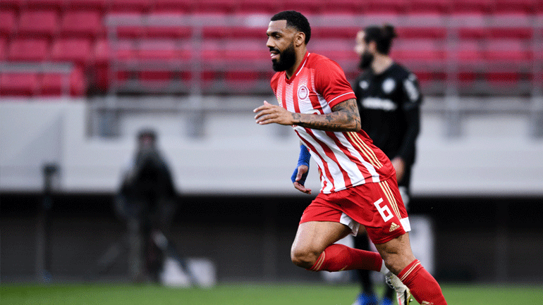 Με τον Εμβιλά η αποστολή του Ολυμπιακού για την Αϊντχόφεν