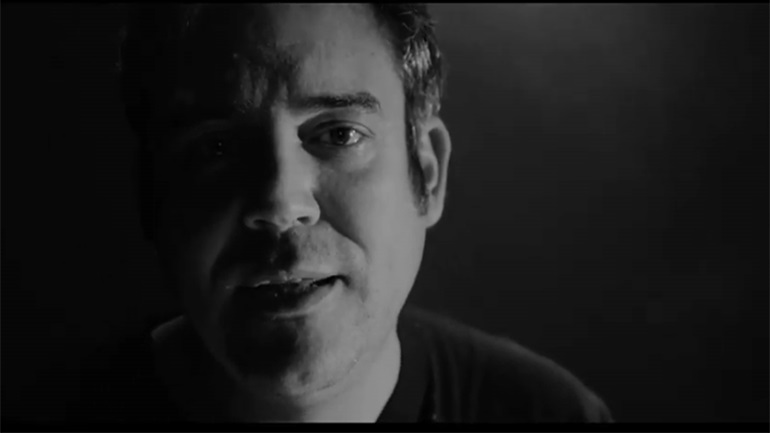 «Η Πανούκλα» του Αλμπέρ Καμύ με τον Πυγμαλίωνα Δαδακαρίδη στο Ίδρυμα Μιχάλης Κακογιάννης