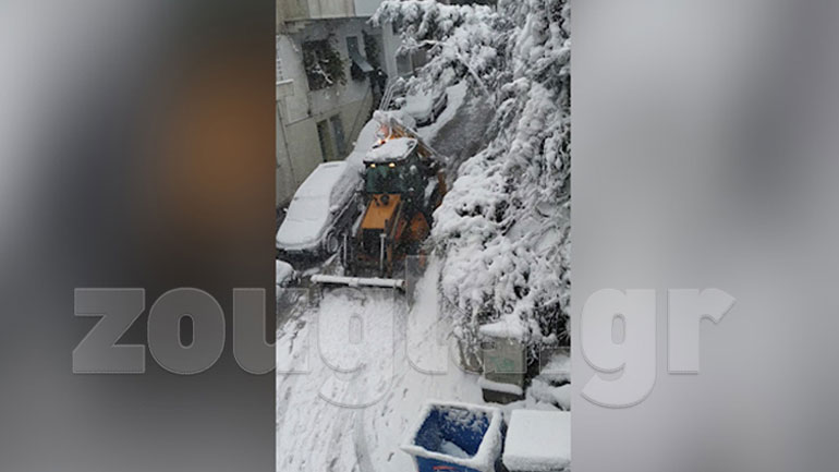 Να γιατί βρέθηκε το εκχιονιστικό στο Κολωνάκι