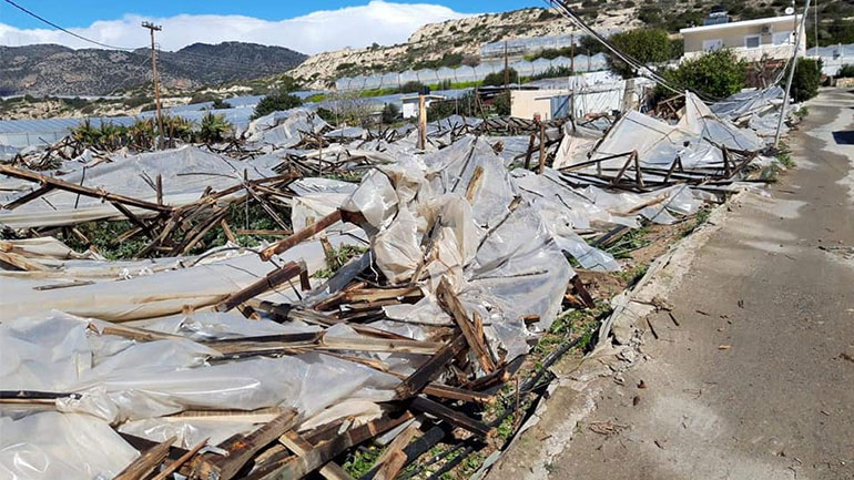 Η «Μήδεια» σάρωσε τα θερμοκήπια της Ιεράπετρας