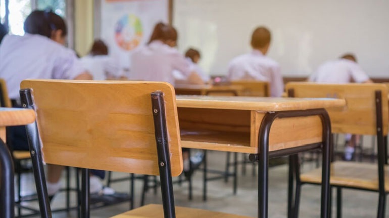 Ελεύθερη με όρους η καθηγήτρια που κατηγορείται για αποπλάνηση 13χρονου μαθητή της