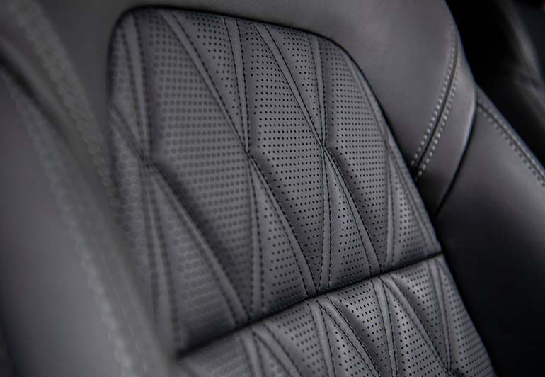 Το δέρμα Nappa είναι δέρμα υψηλής ποιότητας που συναντούμε σε πολυτελή αυτοκίνητα