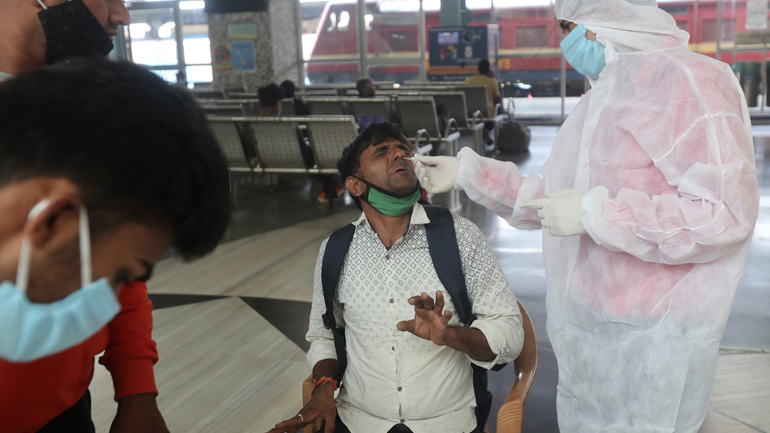 Αυξημένα τα κρούσματα Covid-19 στην Ινδία