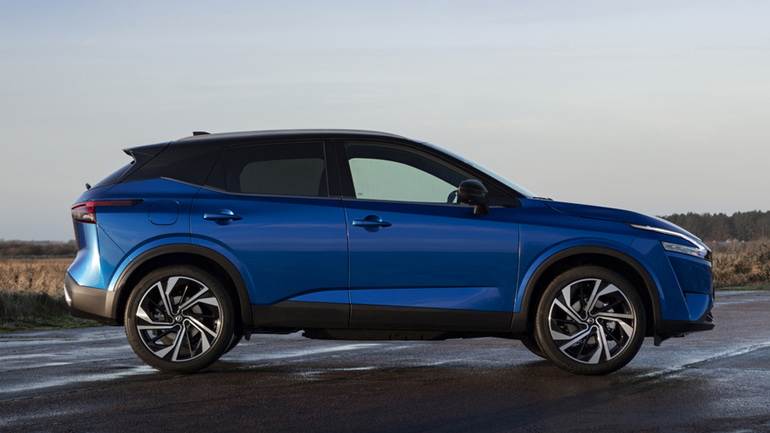 Πιο αεροδυναμικό και δυναμικό το σχήμα του αμαξώματος.