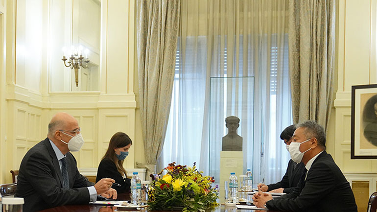 Συνάντηση Δένδια με τον πρέσβη της Ιαπωνίας