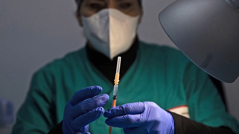 Νέα Ζηλανδία:  Εμβολιάστηκαν υγειονομικοί που θα εμβολιάσουν τους εργαζόμενους στα σύνορα