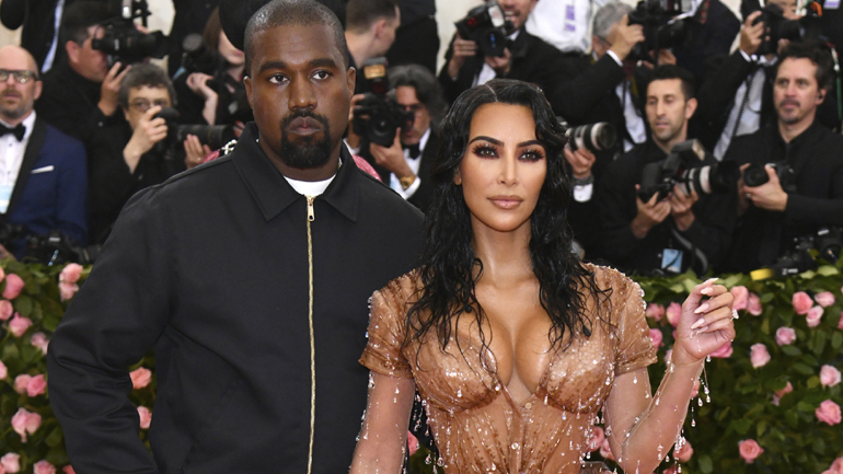 Η Κιμ Καρντάσιαν υπέβαλε αίτηση διαζυγίου από τον ράπερ Κάνιε Γουέστ