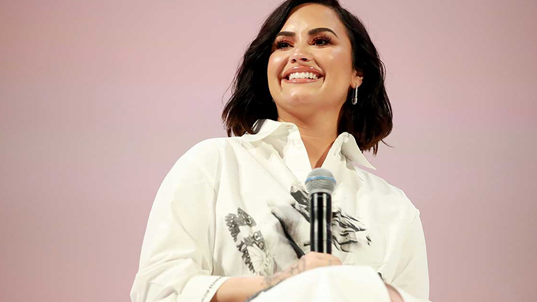 Συγκλονίζει η Demi Lovato: «Έπαθα τρία εγκεφαλικά και καρδιακή προσβολή από υπερβολική δόση»