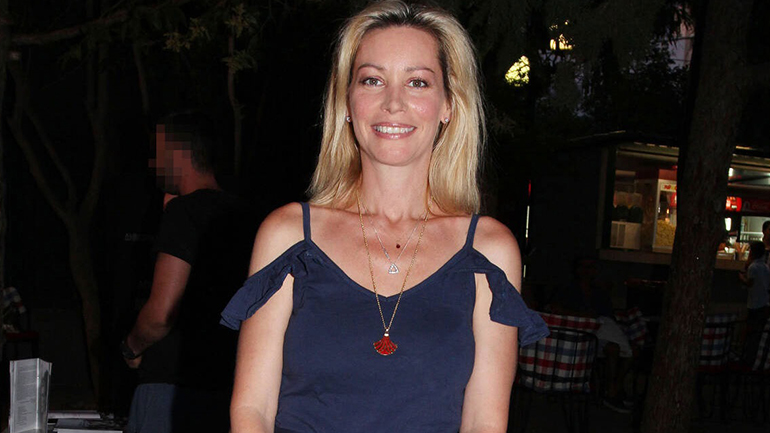 Σοκάρει η Άριελ Κωνσταντινίδη: «Σε ηλικία 9 ετών, βοηθός σκηνοθέτη με άρπαξε και με φίλησε»