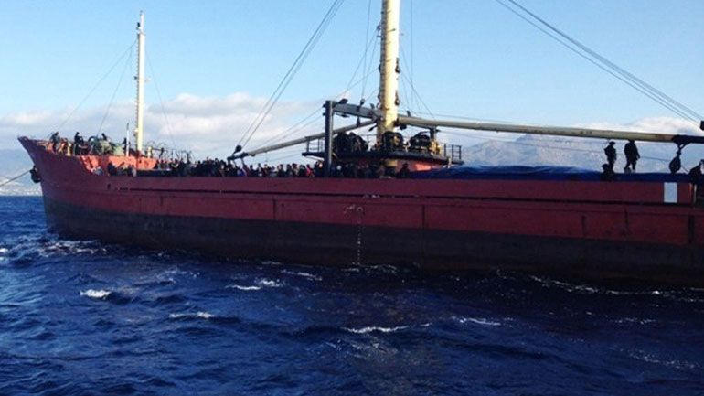 Στο λιμάνι του Γυθείου το φορτηγό πλοίο που είχε μείνει ακυβέρνητο