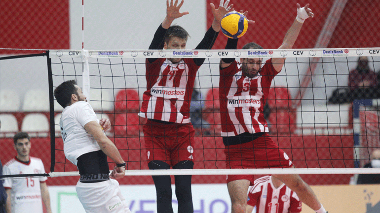 Βόλεϊ: Τρία νέα κρούσματα κορωνοϊού στην ανδρική ομάδα του Ολυμπιακού