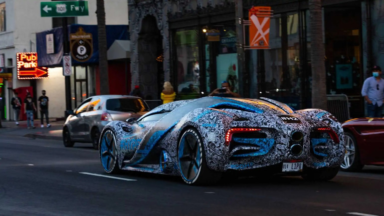 Αν δεις κάτι τέτοιο στο δρόμο να ξέρεις ότι είναι πολύ... πολύ γρήγορο...