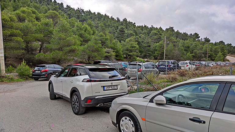 Μποτιλιάρισμα στην λεωφόρο Πάρνηθος – Η τροχαία διέκοψε την κυκλοφορία