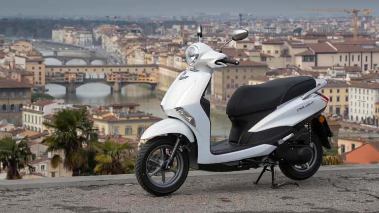 Ο ποταμός Arno διασχίζει την πόλη της Φλωρεντίας...