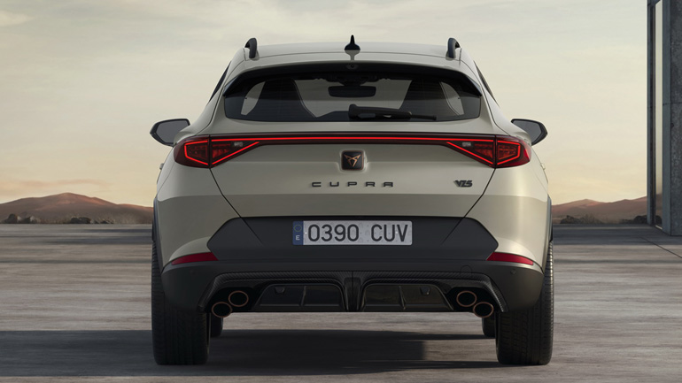 Carbon διαχύτης και τετραπλές απολήξεις της εξάτμισης.