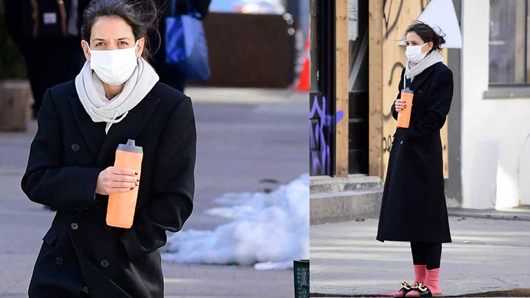 Socks-and-sandals: Ο τολμηρός συνδυασμός της Katie Holmes που τράβηξε τα βλέμματα!