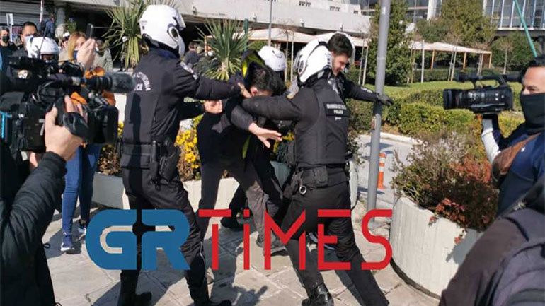 ΑΠΘ: Επεισόδια μεταξύ φοιτητών και αστυνομίας