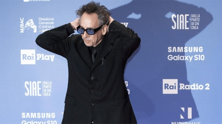 «Wednesday»: Ο Tim Burton ετοιμάζει τηλεοπτική σειρά βασισμένη στο Addams Family