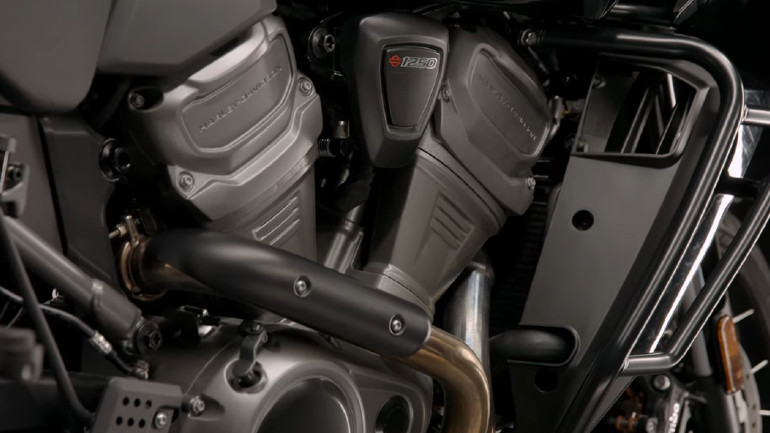 Καινούριος κινητήρας Revolution Max 1250 με απόδοση 150 ίππους.