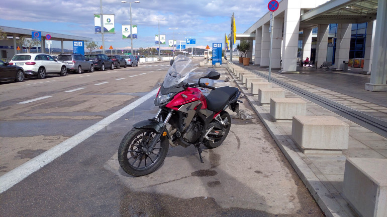 Ποιοτικό και αναβαθμισμένο το νέο CB500X για το 2021.