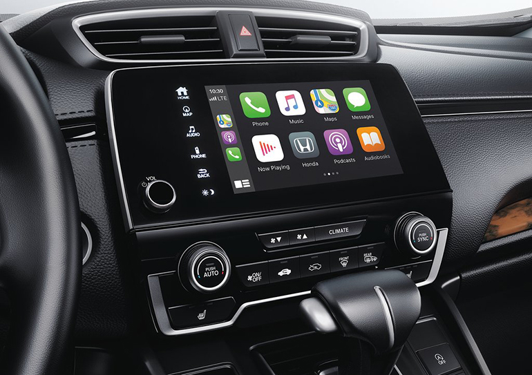 Μεγάλη οθόνης αφής υψηλής ποιότητας στην κεντρικη κονσόλα