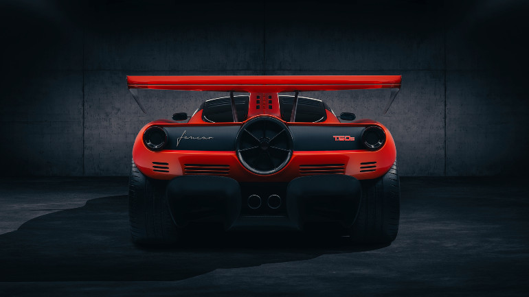 Το πίσω μέρος ξεφεύγει από αυτά που έχουμε συνηθίσει.