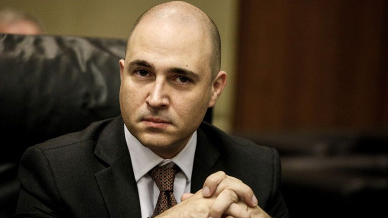 Μπογδάνος: «Aν ήμουν Μενδώνη, θα είχα παραιτηθεί»