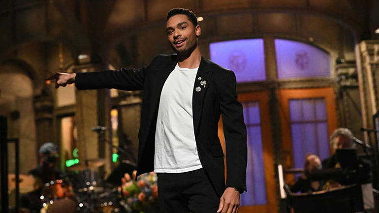 Regé-Jean Page: Η απολαυστική εμφάνιση του δούκα του Hastings στο Saturday Night Live