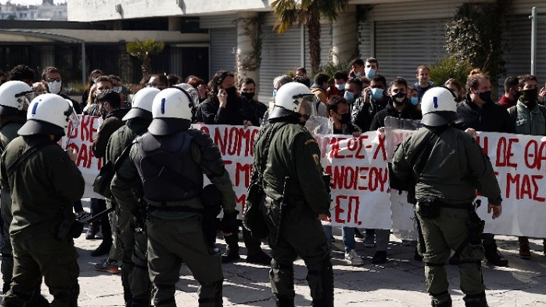 Φοιτητικές παρατάξεις ζητούν να εκπέσουν οι κατηγορίες για τους συλληφθέντες στο ΑΠΘ