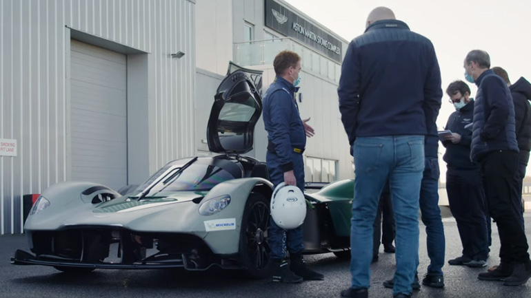 Το μεγάλο αφεντικό δοκιμάζει την εξωτική Valkyrie των 1.176 ίππων