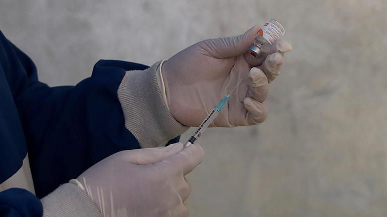 FDA: «Ασφαλές και αποτελεσματικό το εμβόλιο μίας δόσης της Johnson & Johnson»