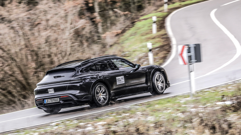 Διαθέτει ένα επιπλέον πρόγραμμα οδήγησης (Gravel)