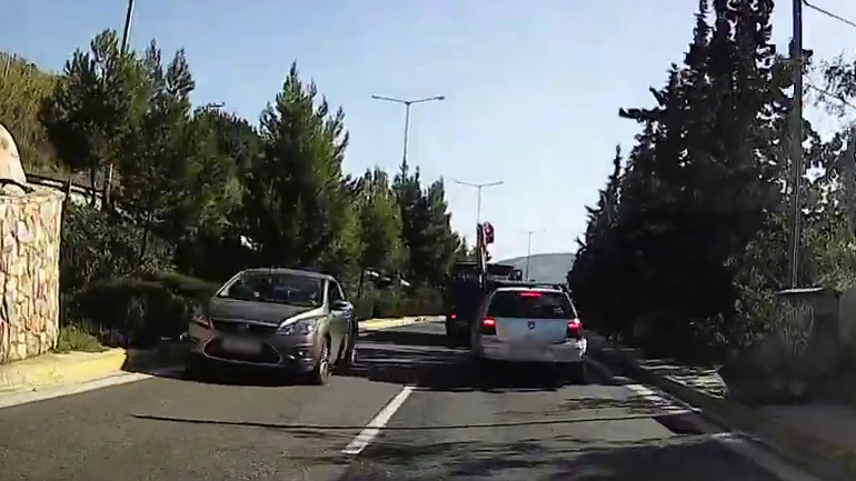 Βγήκε στο αντίθετο ρεύμα κυκλοφορίας σε κεντρική λεωφόρο της Βάρης