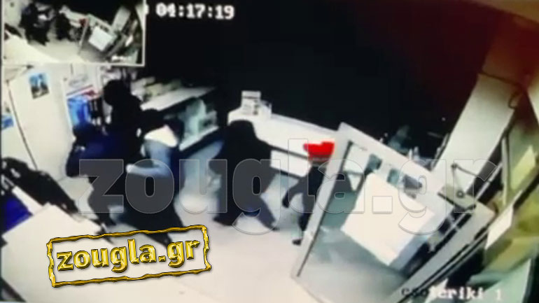 Ντοκουμέντο: Γιουρούσι ληστών σε βενζινάδικο στην Ιερά Οδό